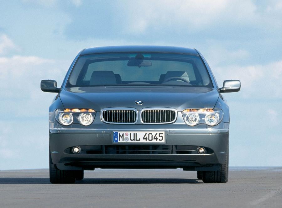  BMW 7-Series L 2003 года  (фото 10 из 61)